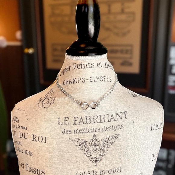 Dragons Tail SilverToned Infinity Symbol Pendant Necklace DND Inspired 19” - Picture 11 of 17